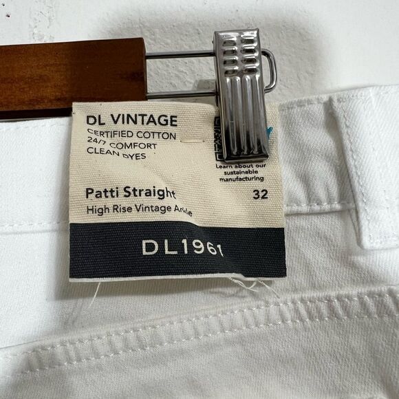 DL1961 White Patti Straight Leg High Waist Distressed Jeans Size 32 - Picture 4 of 13